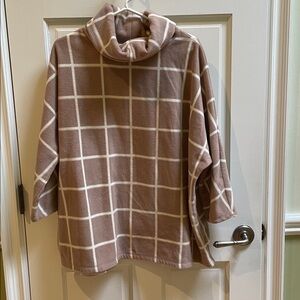 Susan Graver Tan and Cream Fleece dolman Sleeve turtle Neck Size Medium